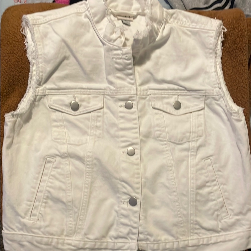 White Sleeveless Denim Vest